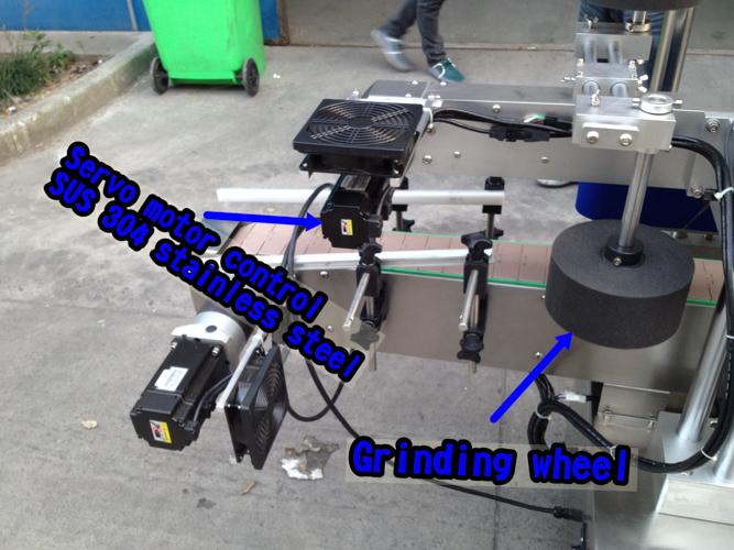 Makinë horizontale etiketuese e shisheve të vogla / aparat aplikues automatik i etiketave