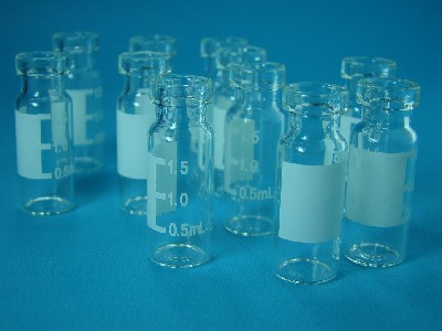 Makinë etiketimi e ngjitëseve të rrumbullakëta shishe të rrumbullakëta shurupi 2000 X 1100 X 1300 Mm