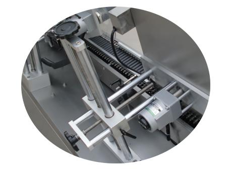 Makinë etiketimi e tubit prej letre 500 rul vë etiketë ngjitëse pëlhure vetë ngjitëse