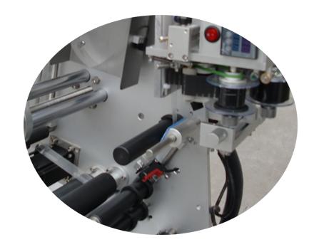 10ml Makinë për etiketimin e shisheve të vogla Me ngjitës të etiketës me shtresë të dyfishtë Çertifikatë