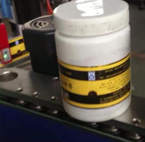 Makinë për etiketimin e shisheve të rrumbullakëta, makina për shishe dhe etiketim për kavanozin me sheqer të bluar