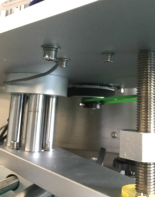 mekanizëm up-press shishe të sipërme makinë automatike etiketuese e shisheve me certifikatë CE