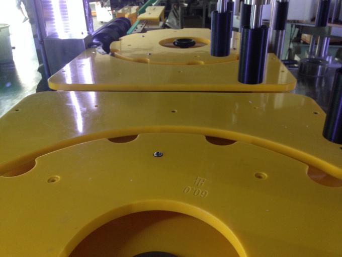 Makinë për etiketimin e shisheve të verës / birrës me prodhim të lartë, Etiketues i shisheve të rrumbullakëta