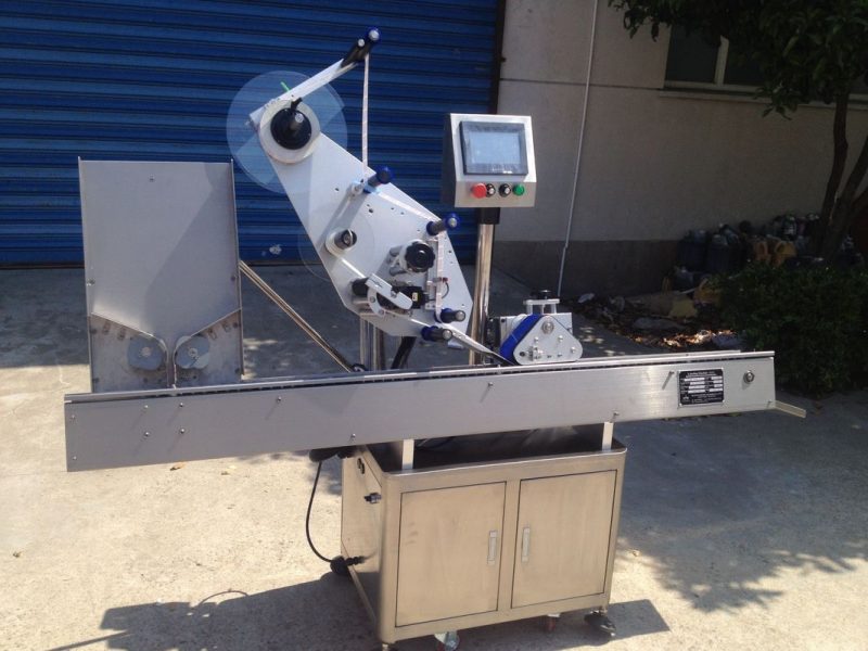 Makinë automatike etiketimi të shishkës automatike të Kinës për afishe të vogël të etiketës së shishës penicilinë