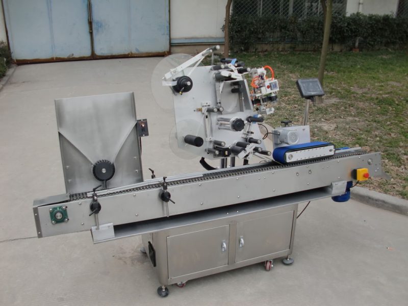 Makinë transportuese e shisheve të markës HY të Kinës motor, etiketë e 7-të etiketë e baterisë për furnizues elektronikë