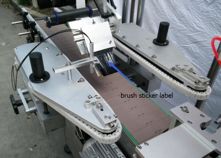 Makinë etiketimi e afisheve automatike të shisheve të rrumbullakëta Kinë për furnizuesin e markës motorike GPG me shishe birrë